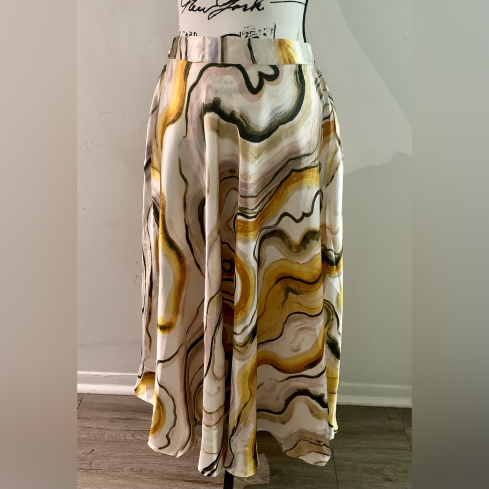 Elegant Yellow and Black Midi Skirt